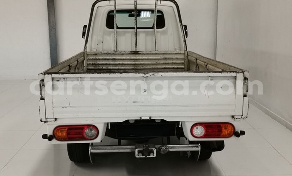 Buy Used Hyundai H200 White Car in Ezulwini in Hhohho Buy Used Hyundai H200 White Car in Ezulwini in Hhohho