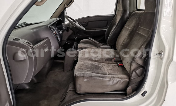 Buy Used Hyundai H200 White Car in Ezulwini in Hhohho Buy Used Hyundai H200 White Car in Ezulwini in Hhohho