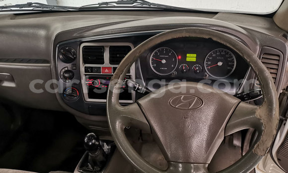 Buy Used Hyundai H200 White Car in Ezulwini in Hhohho Buy Used Hyundai H200 White Car in Ezulwini in Hhohho