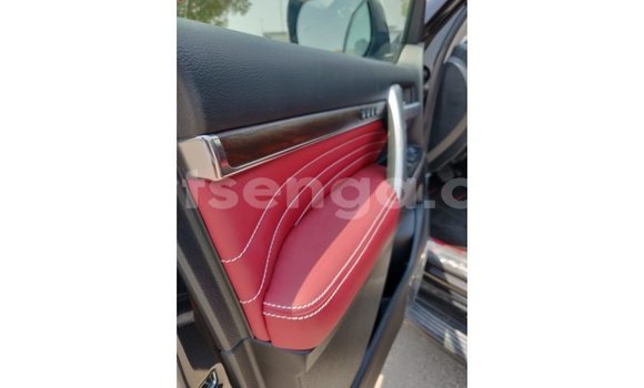 Nunua Imported Toyota Land Cruiser Black Gari ndani ya Import - Dubai nchini Hhohho Nunua Imported Toyota Land Cruiser Black Gari ndani ya Import - Dubai nchini Hhohho
