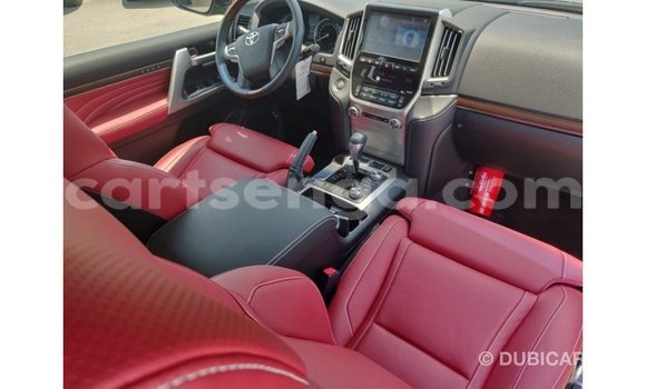 Nunua Imported Toyota Land Cruiser Black Gari ndani ya Import - Dubai nchini Hhohho Nunua Imported Toyota Land Cruiser Black Gari ndani ya Import - Dubai nchini Hhohho