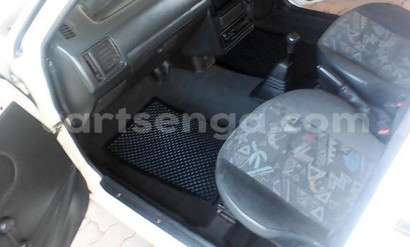 Acheter Occasion Voiture Mazda 323 Blanc à Ezulwini, Hhohho Acheter Occasion Voiture Mazda 323 Blanc à Ezulwini, Hhohho