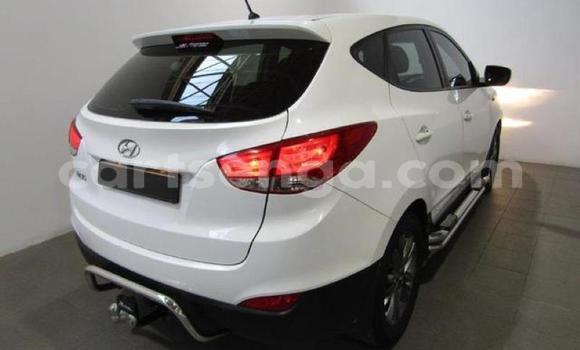 Nunua Ilio tumika Hyundai ix35 White Gari ndani ya Manzini nchini Manzini Nunua Ilio tumika Hyundai ix35 White Gari ndani ya Manzini nchini Manzini