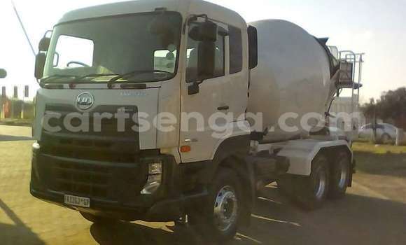 Nunua Ilio tumika Nissan UD White Lori ndani ya Manzini nchini Manzini Nunua Ilio tumika Nissan UD White Lori ndani ya Manzini nchini Manzini