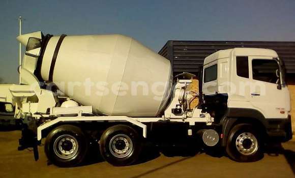 Nunua Ilio tumika Nissan UD White Lori ndani ya Manzini nchini Manzini Nunua Ilio tumika Nissan UD White Lori ndani ya Manzini nchini Manzini