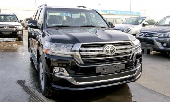 Nunua Imported Toyota Land Cruiser Black Gari ndani ya Import - Dubai nchini Hhohho Nunua Imported Toyota Land Cruiser Black Gari ndani ya Import - Dubai nchini Hhohho