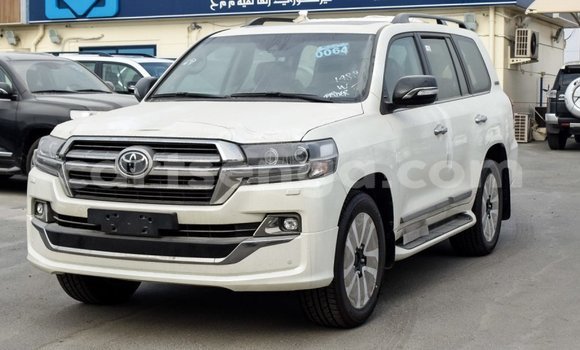 Buy Import Toyota Land Cruiser White Car in Import - Dubai in Hhohho Buy Import Toyota Land Cruiser White Car in Import - Dubai in Hhohho