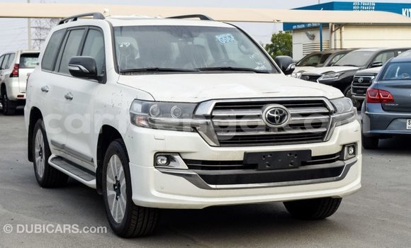 Buy Import Toyota Land Cruiser White Car in Import - Dubai in Hhohho Buy Import Toyota Land Cruiser White Car in Import - Dubai in Hhohho