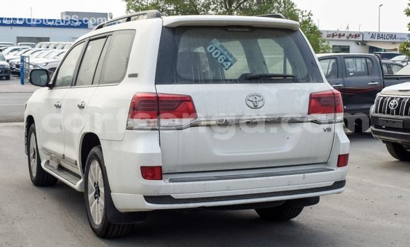 Buy Import Toyota Land Cruiser White Car in Import - Dubai in Hhohho Buy Import Toyota Land Cruiser White Car in Import - Dubai in Hhohho