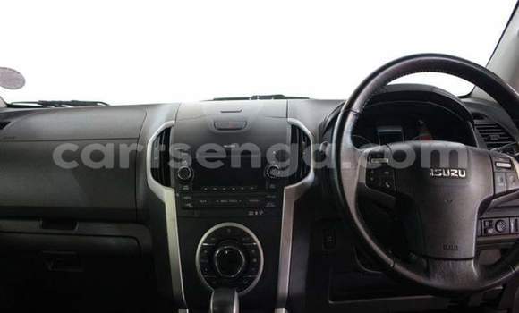 Acheter Occasion Voiture Isuzu KB Rouge à Big Bend, Lubombo District Acheter Occasion Voiture Isuzu KB Rouge à Big Bend, Lubombo District