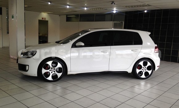 Nunua Ilio tumika Volkswagen Golf GTI White Gari ndani ya Mbabane nchini Manzini Nunua Ilio tumika Volkswagen Golf GTI White Gari ndani ya Mbabane nchini Manzini