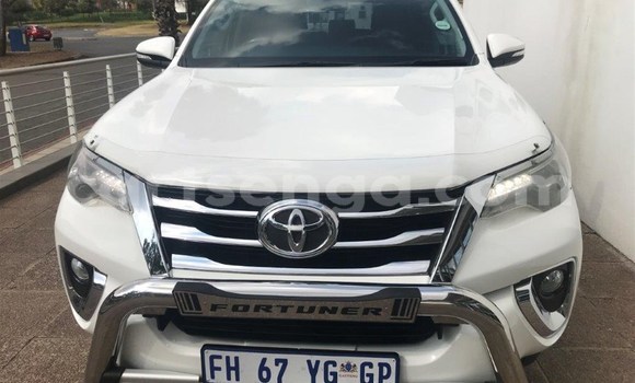 Nunua Ilio tumika Toyota Fortuner White Gari ndani ya Mbabane nchini Manzini Nunua Ilio tumika Toyota Fortuner White Gari ndani ya Mbabane nchini Manzini