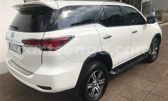 Nunua Ilio tumika Toyota Fortuner White Gari ndani ya Mbabane nchini Manzini Nunua Ilio tumika Toyota Fortuner White Gari ndani ya Mbabane nchini Manzini