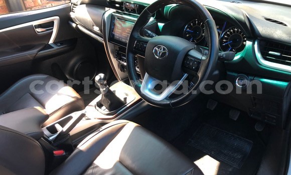 Nunua Ilio tumika Toyota Fortuner White Gari ndani ya Mbabane nchini Manzini Nunua Ilio tumika Toyota Fortuner White Gari ndani ya Mbabane nchini Manzini