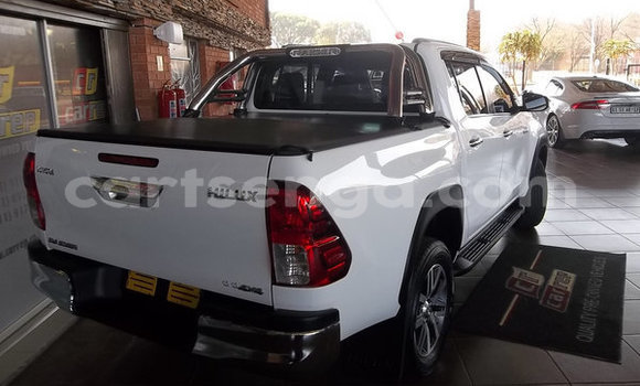 Nunua Ilio tumika Toyota Hilux White Gari ndani ya Hlatikulu nchini Wilaya ya Shiselweni Nunua Ilio tumika Toyota Hilux White Gari ndani ya Hlatikulu nchini Wilaya ya Shiselweni
