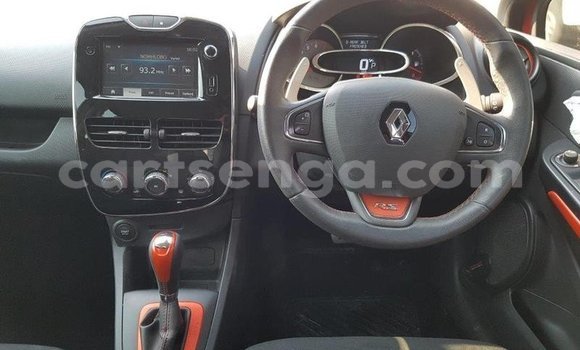 Nunua Ilio tumika Renault Clio RS Red Gari ndani ya Ezulwini nchini Hhohho Nunua Ilio tumika Renault Clio RS Red Gari ndani ya Ezulwini nchini Hhohho