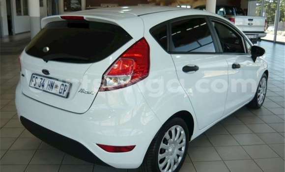 Acheter Occasion Voiture Ford Fiesta Blanc à Ezulwini, Hhohho Acheter Occasion Voiture Ford Fiesta Blanc à Ezulwini, Hhohho