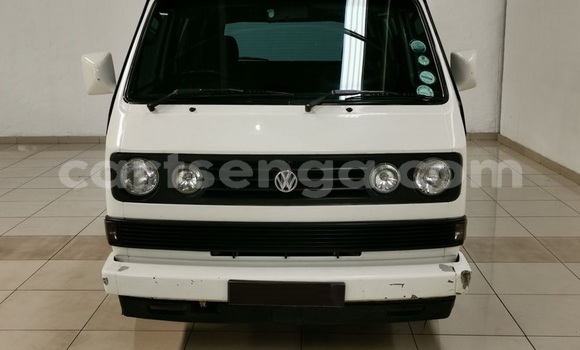 Buy Used Volkswagen Caravelle White Car in Ezulwini in Hhohho Buy Used Volkswagen Caravelle White Car in Ezulwini in Hhohho