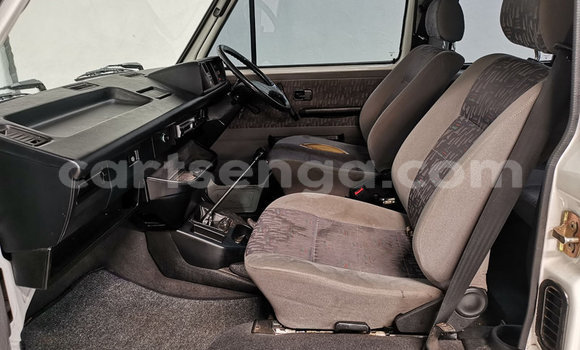 Buy Used Volkswagen Caravelle White Car in Ezulwini in Hhohho Buy Used Volkswagen Caravelle White Car in Ezulwini in Hhohho