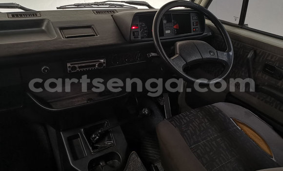 Buy Used Volkswagen Caravelle White Car in Ezulwini in Hhohho Buy Used Volkswagen Caravelle White Car in Ezulwini in Hhohho