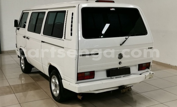 Buy Used Volkswagen Caravelle White Car in Ezulwini in Hhohho Buy Used Volkswagen Caravelle White Car in Ezulwini in Hhohho