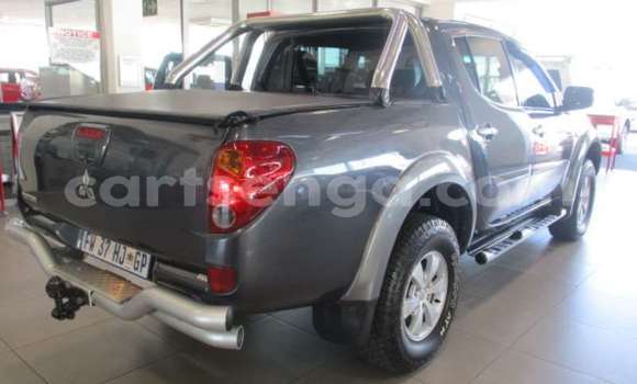 Nunua Ilio tumika Mitsubishi Colt Silver Gari ndani ya Ezulwini nchini Hhohho Nunua Ilio tumika Mitsubishi Colt Silver Gari ndani ya Ezulwini nchini Hhohho