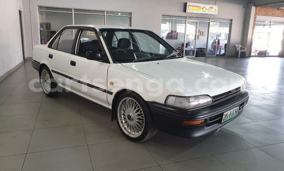 Nunua Ilio tumika Toyota Corolla White Gari ndani ya Ezulwini nchini Hhohho Nunua Ilio tumika Toyota Corolla White Gari ndani ya Ezulwini nchini Hhohho