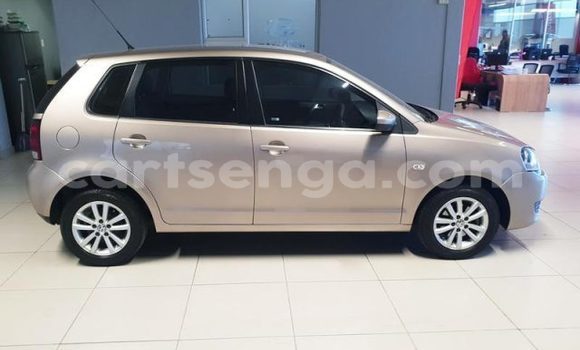 Nunua Ilio tumika Volkswagen Polo Brown Gari ndani ya Bulembu nchini Hhohho Nunua Ilio tumika Volkswagen Polo Brown Gari ndani ya Bulembu nchini Hhohho
