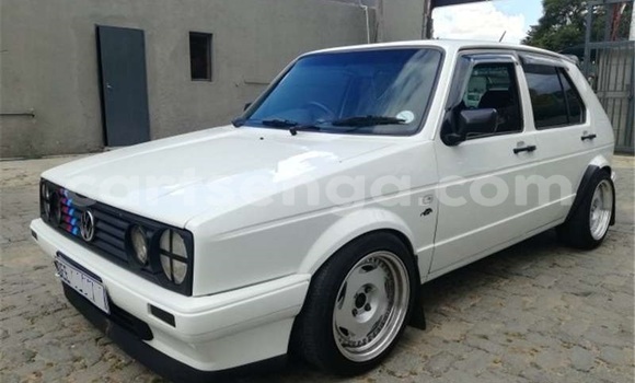 Buy Used Volkswagen Golf White Car in Ezulwini in Hhohho Buy Used Volkswagen Golf White Car in Ezulwini in Hhohho