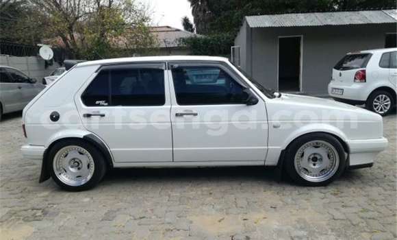 Buy Used Volkswagen Golf White Car in Ezulwini in Hhohho Buy Used Volkswagen Golf White Car in Ezulwini in Hhohho