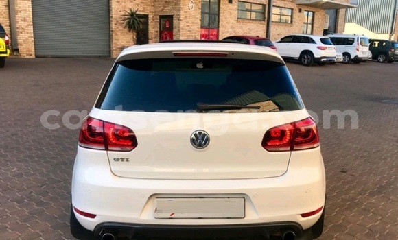 Nunua Ilio tumika Volkswagen Golf GTI White Gari ndani ya Bulembu nchini Hhohho Nunua Ilio tumika Volkswagen Golf GTI White Gari ndani ya Bulembu nchini Hhohho