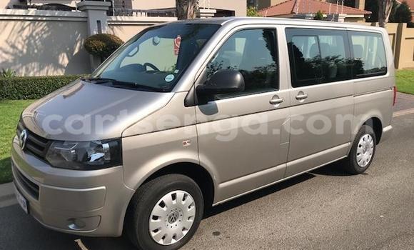 Acheter Occasion Voiture Volkswagen Caravelle Gris à Bhunya, Manzini Acheter Occasion Voiture Volkswagen Caravelle Gris à Bhunya, Manzini