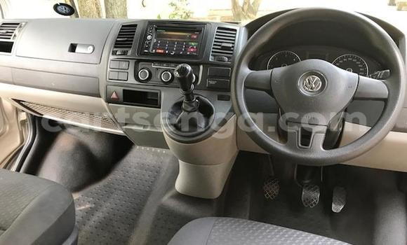 Acheter Occasion Voiture Volkswagen Caravelle Gris à Bhunya, Manzini Acheter Occasion Voiture Volkswagen Caravelle Gris à Bhunya, Manzini