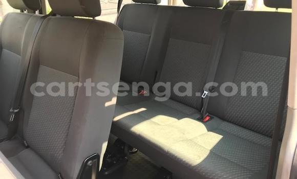 Acheter Occasion Voiture Volkswagen Caravelle Gris à Bhunya, Manzini Acheter Occasion Voiture Volkswagen Caravelle Gris à Bhunya, Manzini