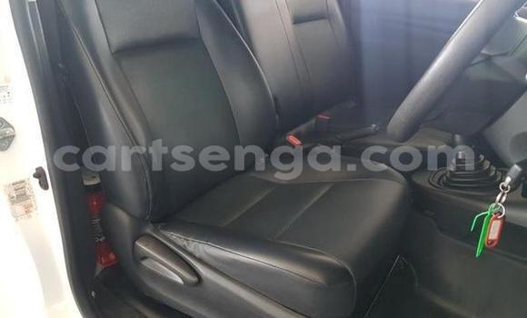 Acheter Occasion Voiture Toyota Hilux Blanc à Bhunya, Manzini Acheter Occasion Voiture Toyota Hilux Blanc à Bhunya, Manzini