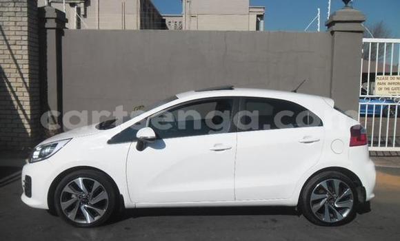 Acheter Occasion Voiture Kia Rio Blanc à Bhunya, Manzini Acheter Occasion Voiture Kia Rio Blanc à Bhunya, Manzini