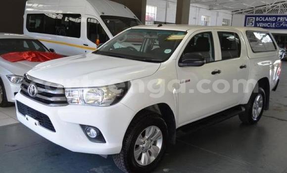 Acheter Occasion Voiture Toyota Hilux Blanc à Bhunya, Manzini Acheter Occasion Voiture Toyota Hilux Blanc à Bhunya, Manzini