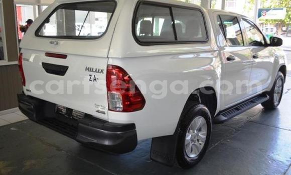 Acheter Occasion Voiture Toyota Hilux Blanc à Bhunya, Manzini Acheter Occasion Voiture Toyota Hilux Blanc à Bhunya, Manzini