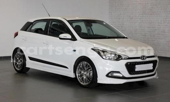 Acheter Occasion Voiture Hyundai i20 Blanc à Bhunya, Manzini Acheter Occasion Voiture Hyundai i20 Blanc à Bhunya, Manzini