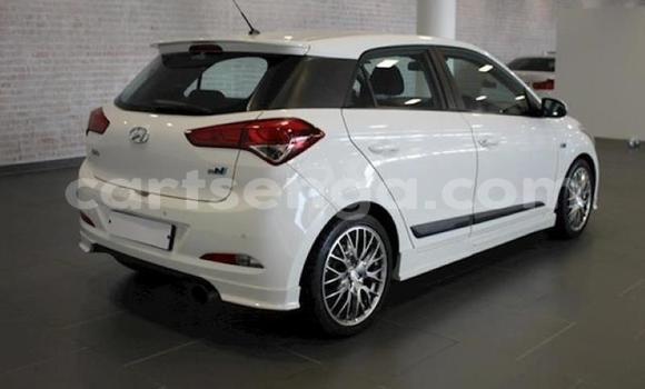 Acheter Occasion Voiture Hyundai i20 Blanc à Bhunya, Manzini Acheter Occasion Voiture Hyundai i20 Blanc à Bhunya, Manzini
