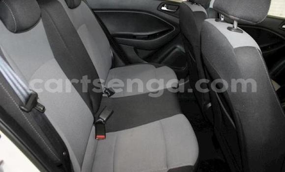Acheter Occasion Voiture Hyundai i20 Blanc à Bhunya, Manzini Acheter Occasion Voiture Hyundai i20 Blanc à Bhunya, Manzini