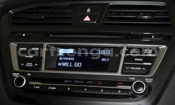 Acheter Occasion Voiture Hyundai i20 Blanc à Bhunya, Manzini Acheter Occasion Voiture Hyundai i20 Blanc à Bhunya, Manzini