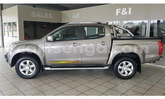 Acheter Occasion Voiture Isuzu KB Gris à Bhunya, Manzini Acheter Occasion Voiture Isuzu KB Gris à Bhunya, Manzini