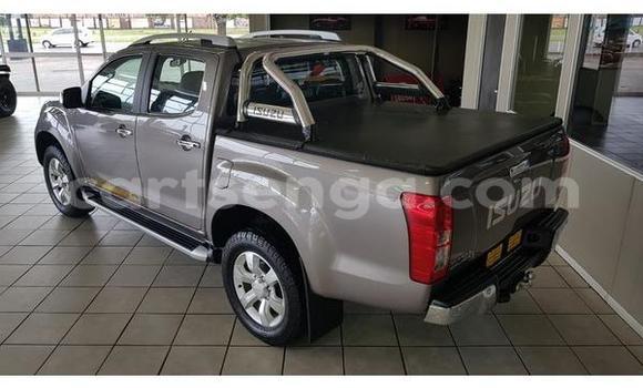 Acheter Occasion Voiture Isuzu KB Gris à Bhunya, Manzini Acheter Occasion Voiture Isuzu KB Gris à Bhunya, Manzini