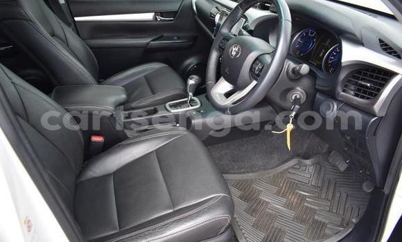 Acheter Occasion Voiture Toyota Hilux Blanc à Bhunya, Manzini Acheter Occasion Voiture Toyota Hilux Blanc à Bhunya, Manzini