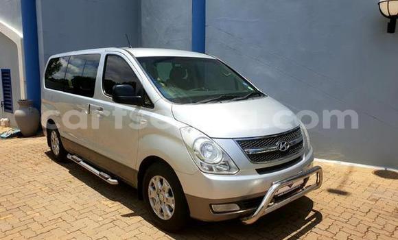 Acheter Occasion Voiture Hyundai H1 Gris à Bhunya, Manzini Acheter Occasion Voiture Hyundai H1 Gris à Bhunya, Manzini