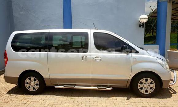 Acheter Occasion Voiture Hyundai H1 Gris à Bhunya, Manzini Acheter Occasion Voiture Hyundai H1 Gris à Bhunya, Manzini
