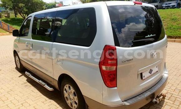 Acheter Occasion Voiture Hyundai H1 Gris à Bhunya, Manzini Acheter Occasion Voiture Hyundai H1 Gris à Bhunya, Manzini