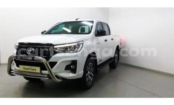 Acheter Occasion Voiture Toyota Hilux Blanc à Bhunya, Manzini Acheter Occasion Voiture Toyota Hilux Blanc à Bhunya, Manzini