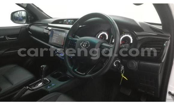 Acheter Occasion Voiture Toyota Hilux Blanc à Bhunya, Manzini Acheter Occasion Voiture Toyota Hilux Blanc à Bhunya, Manzini